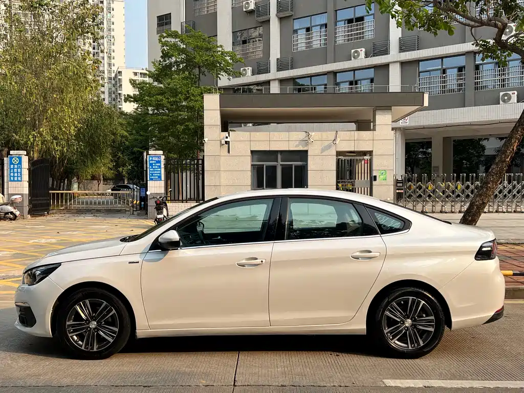 Peugeot 308 — миниатюра 4