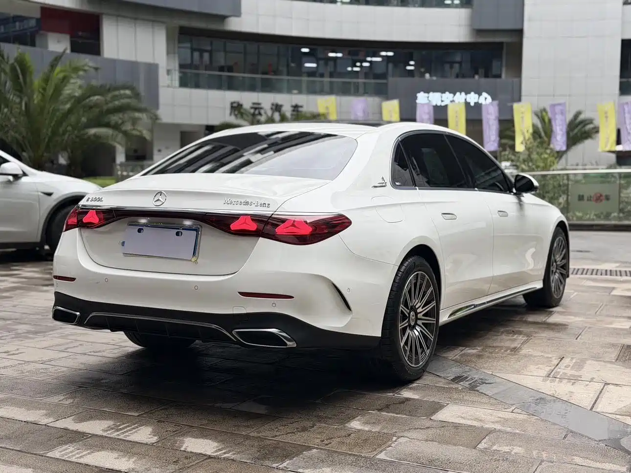 Mercedes-Benz E-Class 2024 Белый из Китая, фото 3