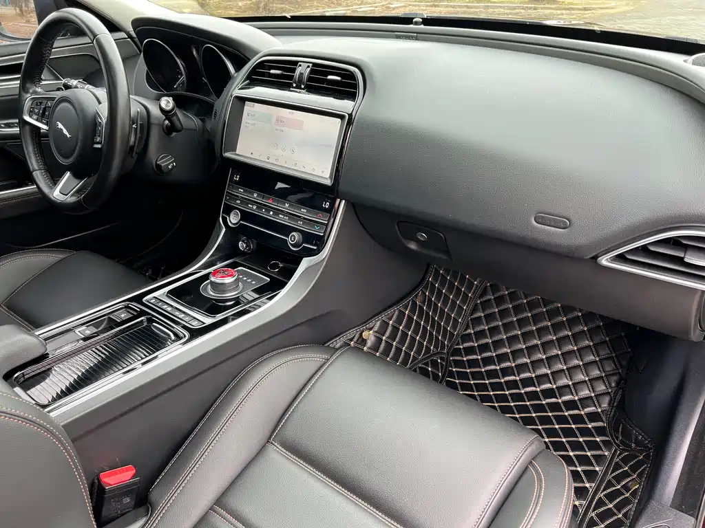 Jaguar XEL