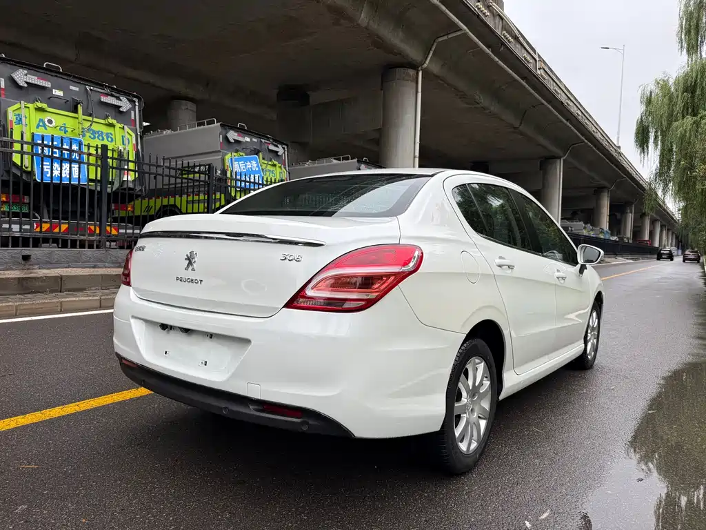 Peugeot 308 — миниатюра 5