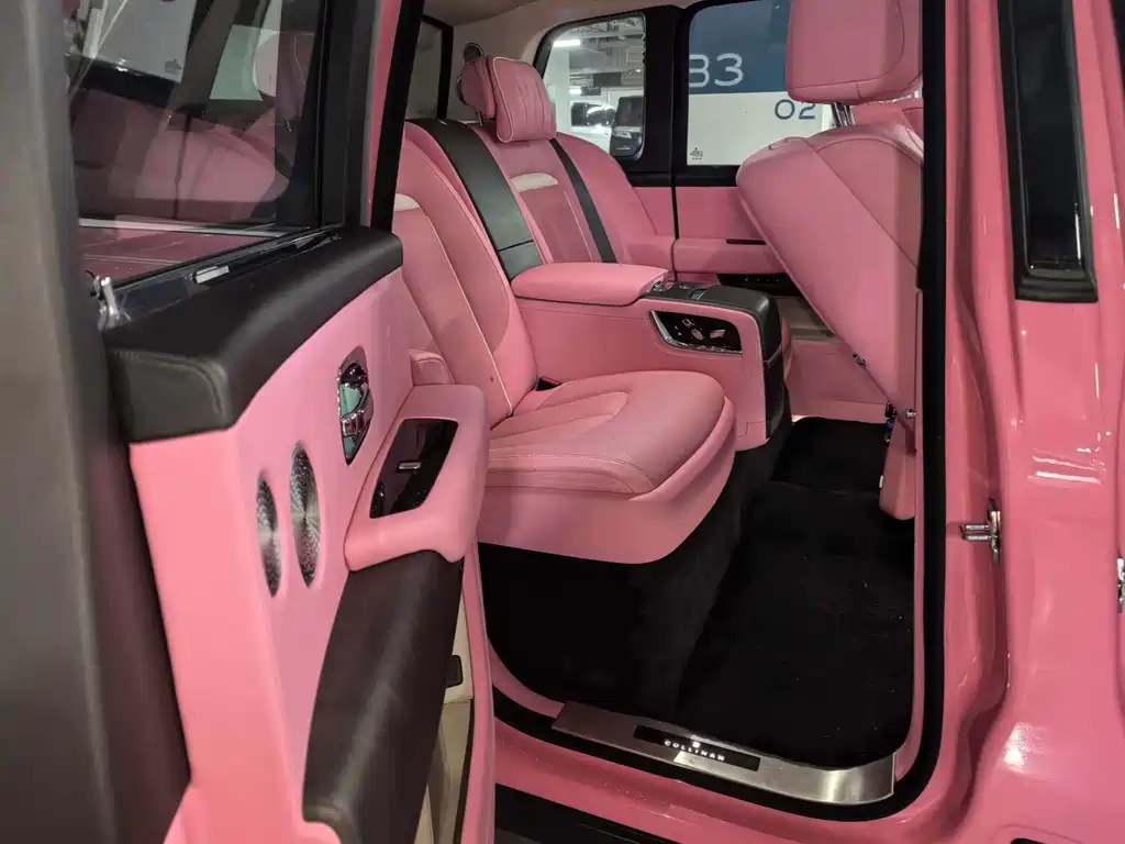 Rolls-Royce Cullinan 2018 мест