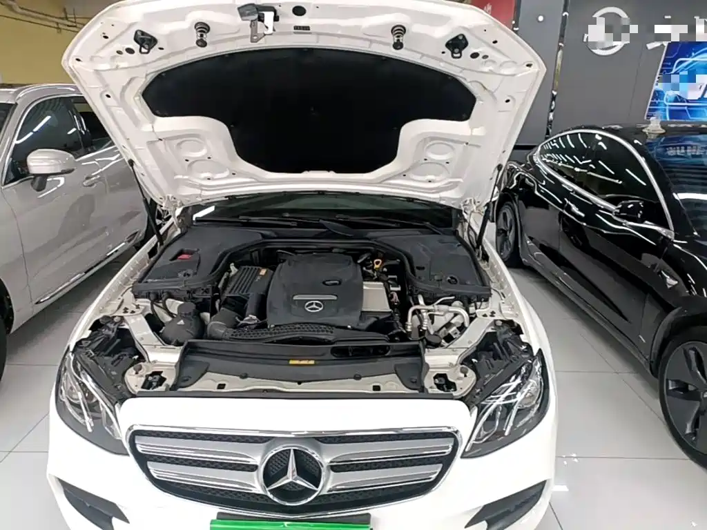 Mercedes-Benz E-Class — миниатюра 20