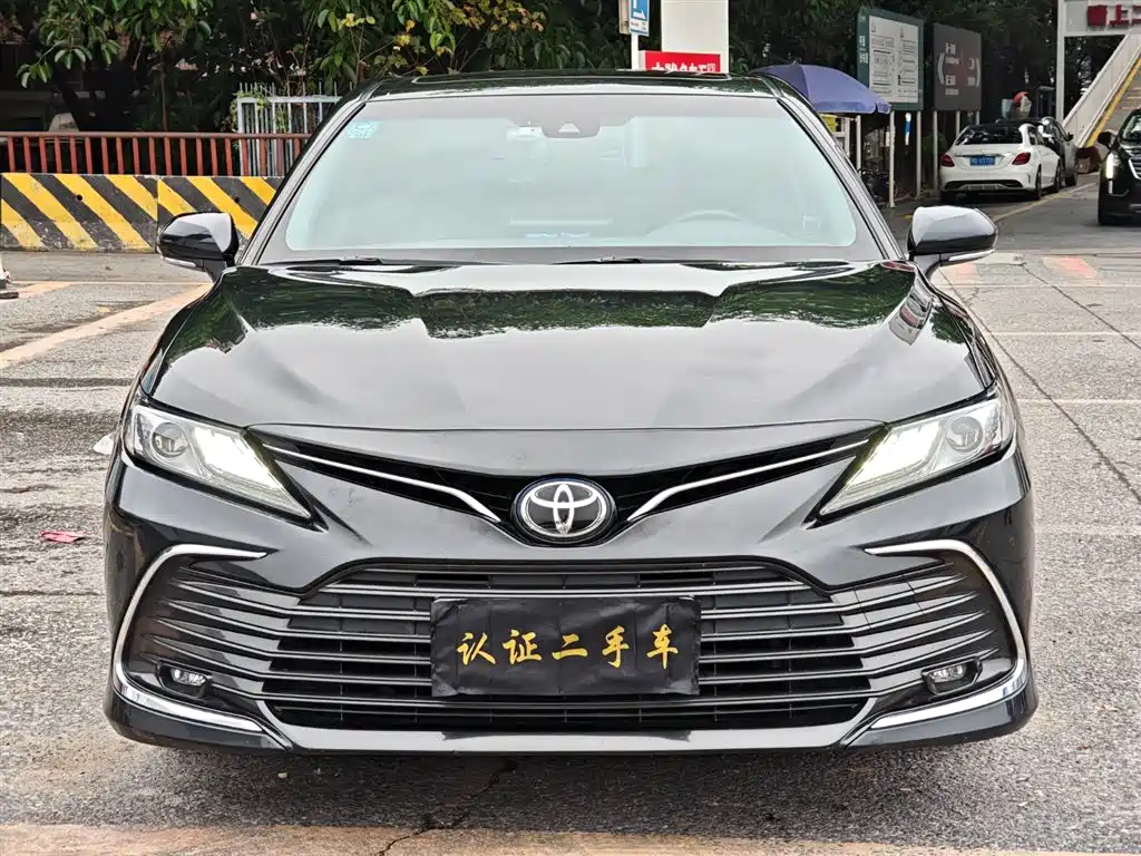 TOYOTA CAMRY