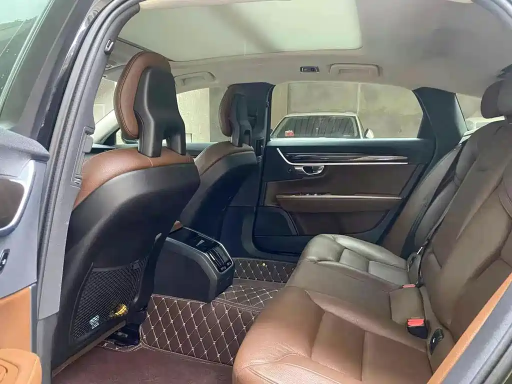 Volvo S90 — миниатюра 6