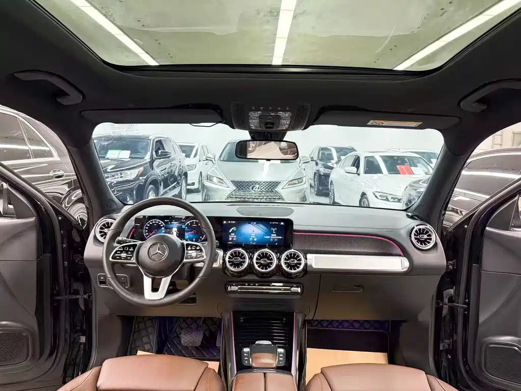 Mercedes-Benz GLB — миниатюра 9