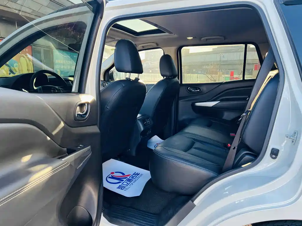 Nissan Terra 2018 2.5L AT Luxury