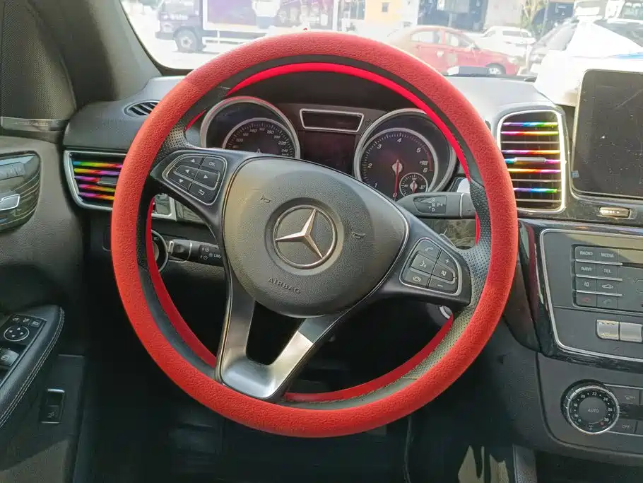 Mercedes-Benz GLE (Import) — миниатюра 15