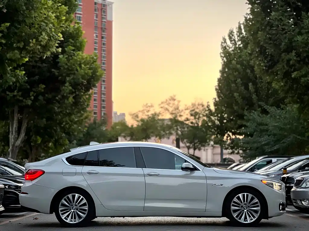 BMW 5 Series GT — миниатюра 4