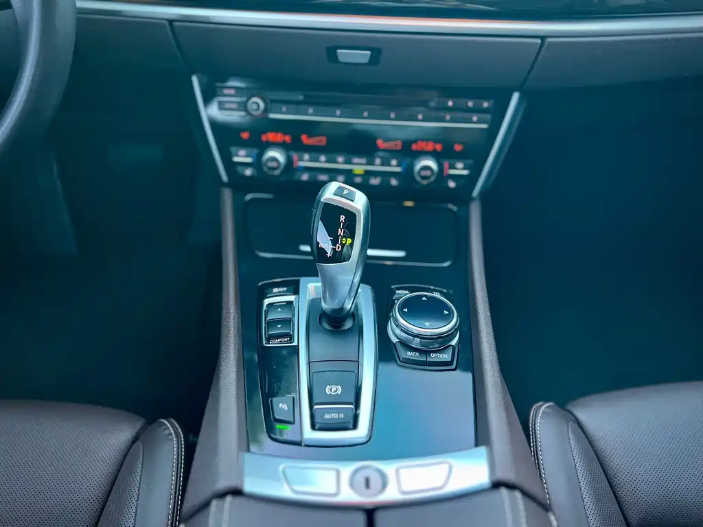 BMW 5 Series GT — миниатюра 17