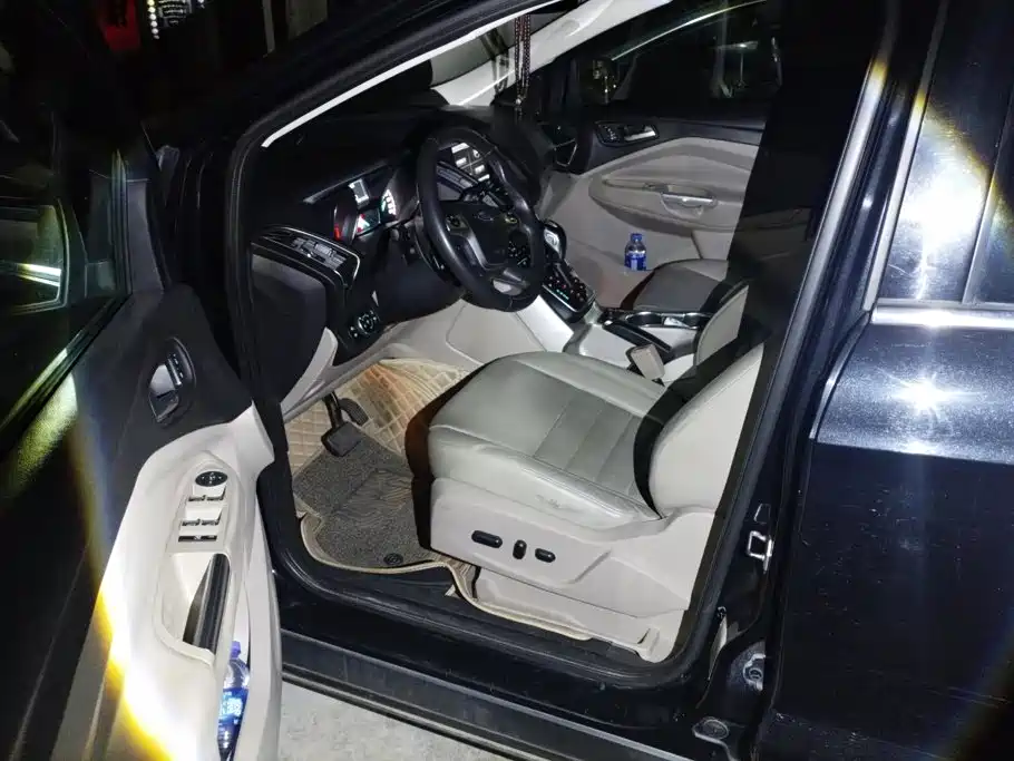 Ford Kuga — миниатюра 9