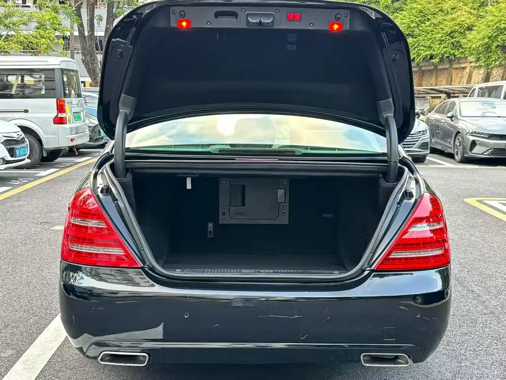 Mercedes-Benz S-Class — миниатюра 9