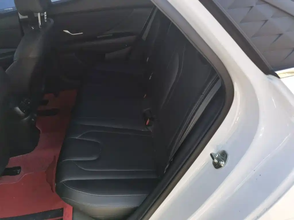 Hyundai Elantra — миниатюра 17