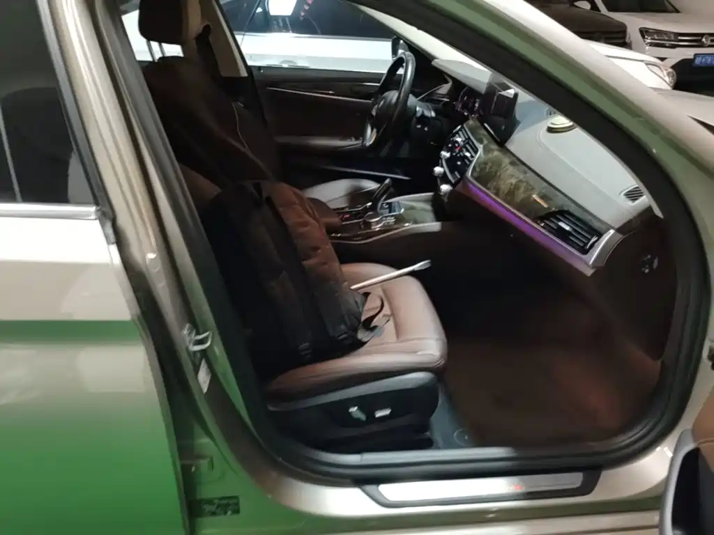 BMW 5 Series — миниатюра 16
