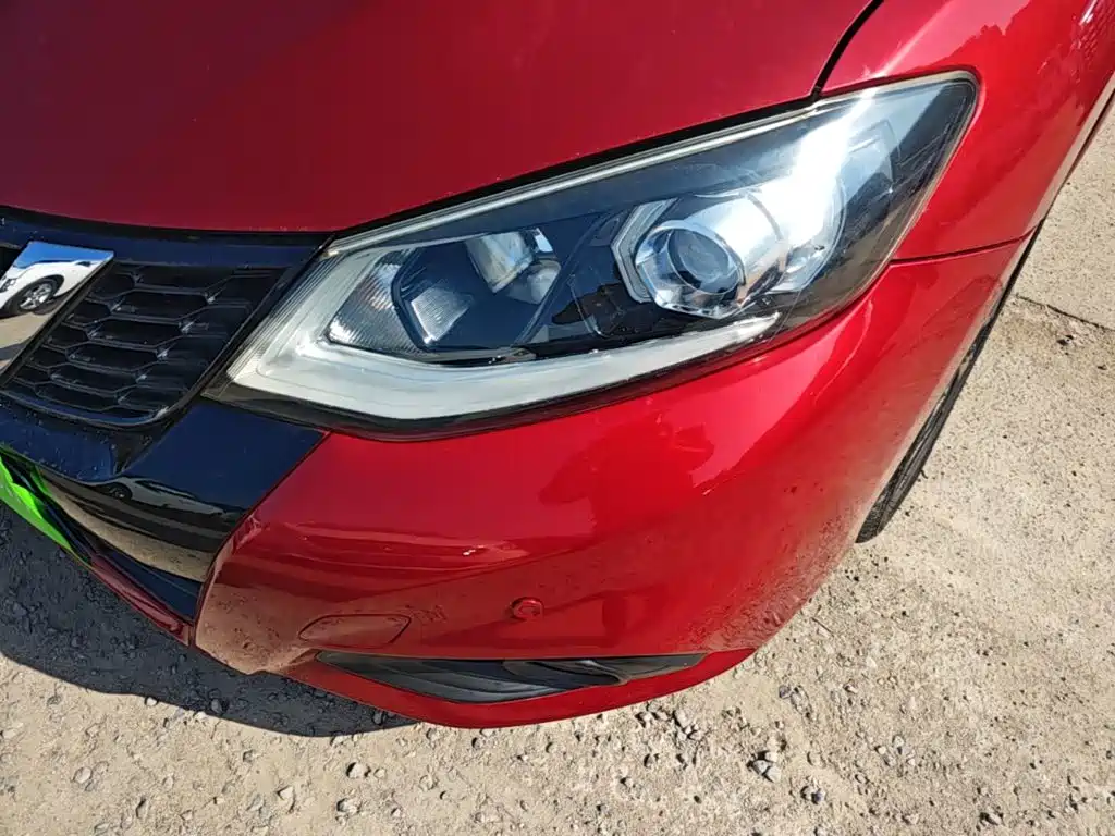 Nissan Tiida — миниатюра 24