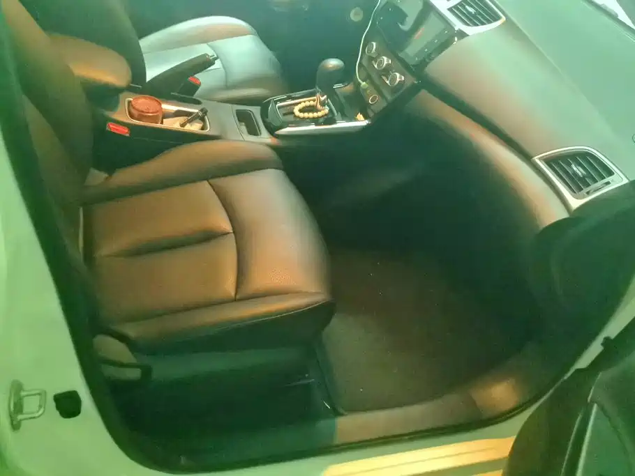 Nissan Sylphy — миниатюра 8