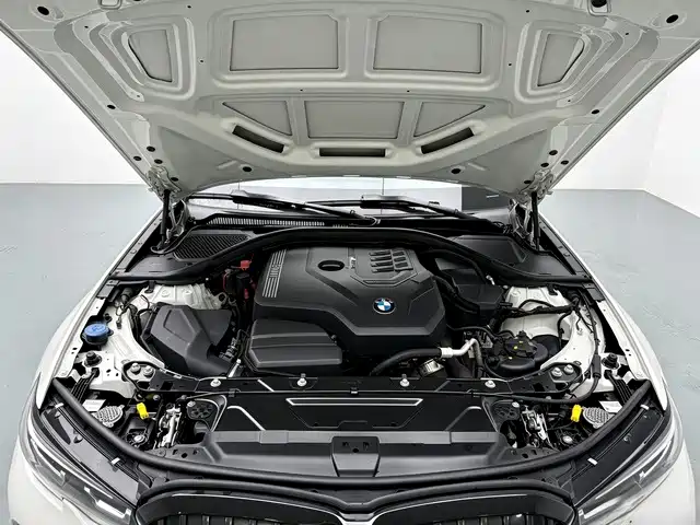 BMW 3 Series — миниатюра 9
