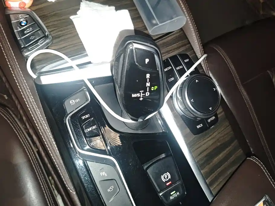 BMW 5 Series — миниатюра 16