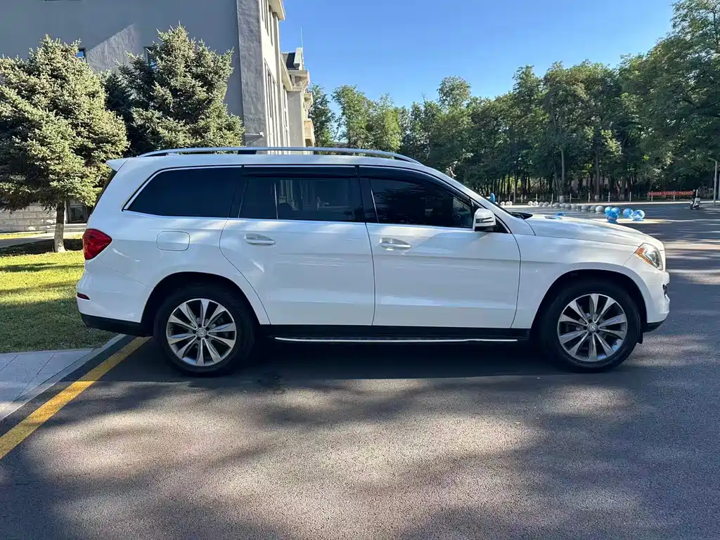 Mercedes-Benz GL-Class — миниатюра 5