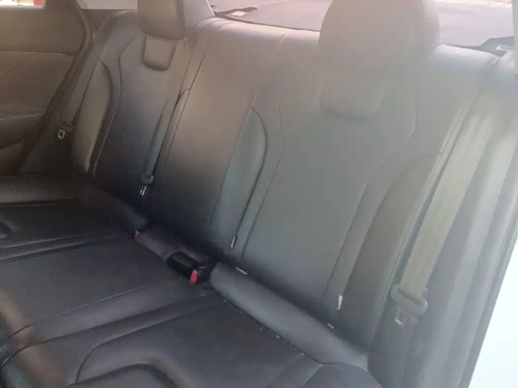 Hyundai Elantra — миниатюра 18
