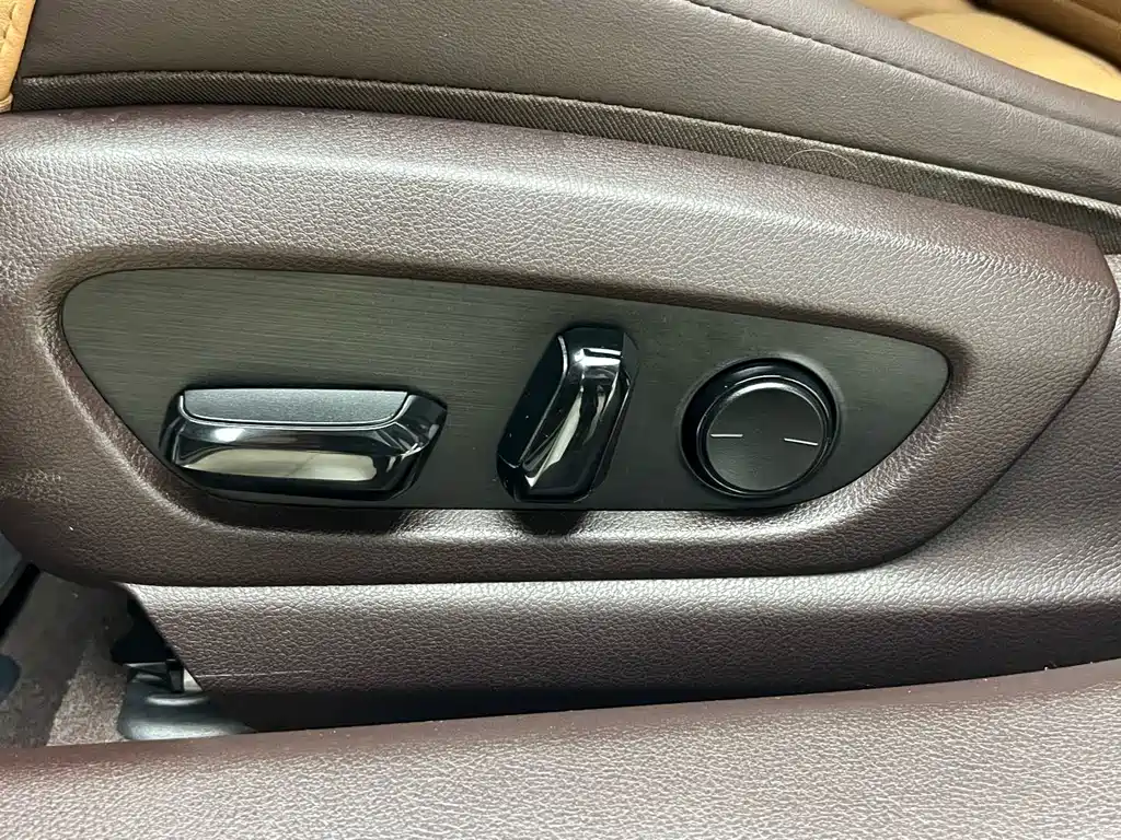 Lexus ES — миниатюра 19
