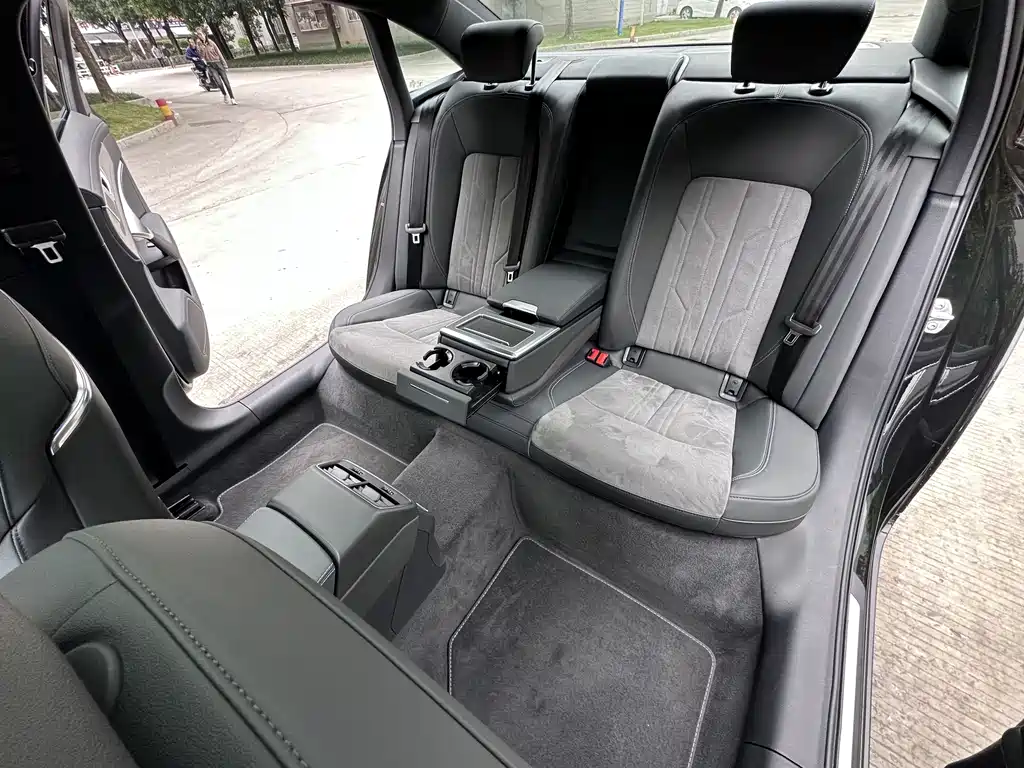 Audi A6L 2024 40 TFSI Luxury