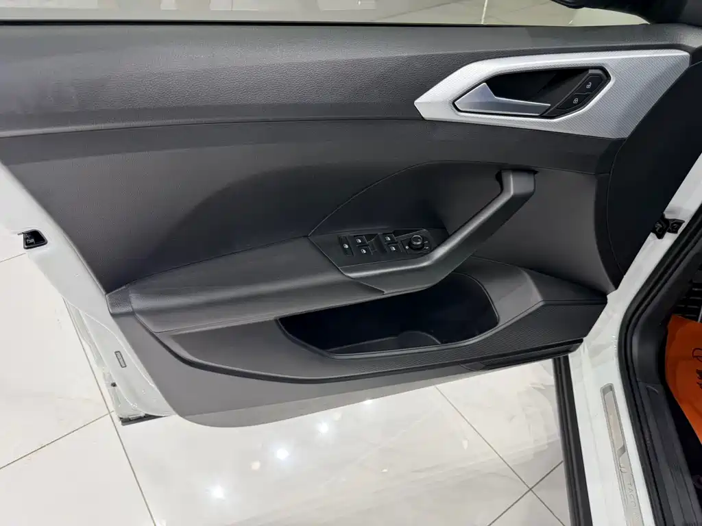 Volkswagen Tacqua 2021 280TSI DSG R-Line Smart Connect