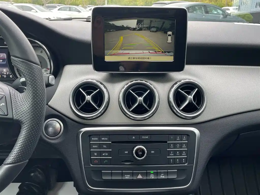Mercedes-Benz GLA — миниатюра 10