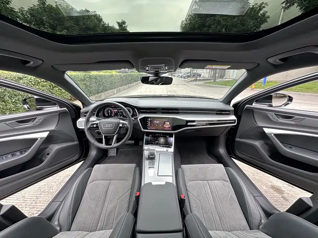 Audi A6L 2024 40 TFSI Luxury