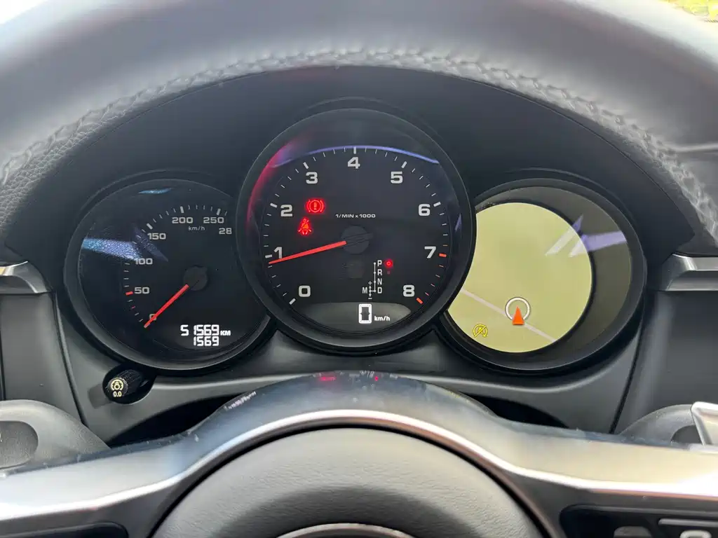 Porsche Macan — миниатюра 12