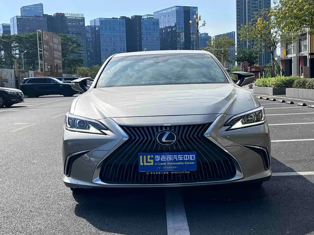 Lexus ES — миниатюра 2