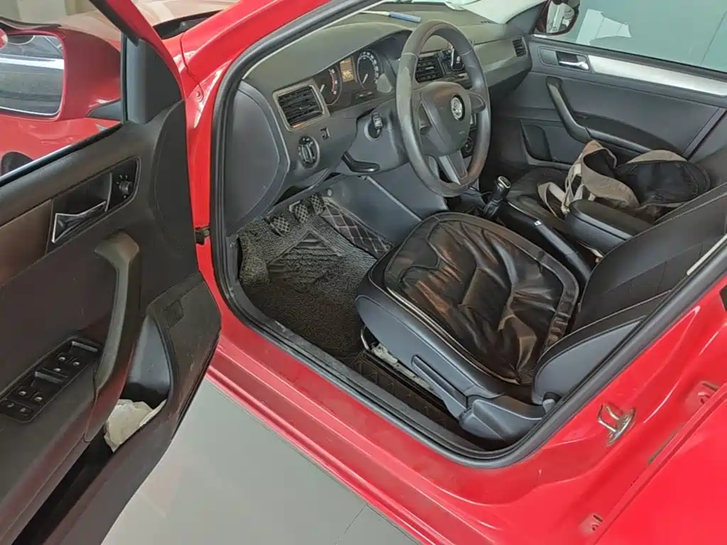 Skoda Rapid Spaceback — миниатюра 16