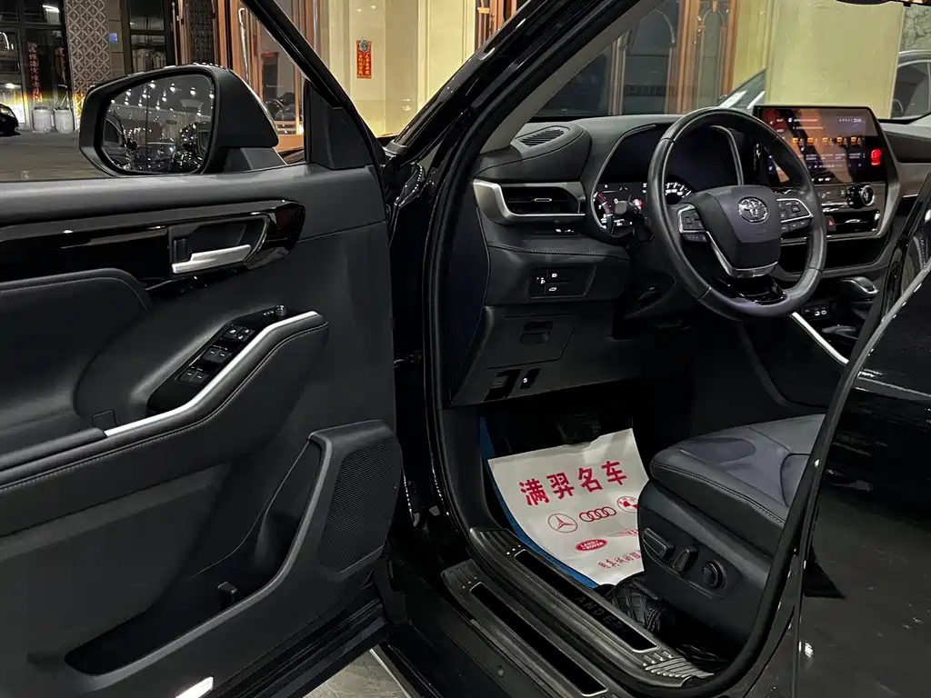 Toyota Highlander — миниатюра 9