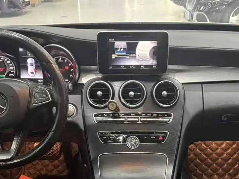 Mercedes-Benz C-Class — миниатюра 16