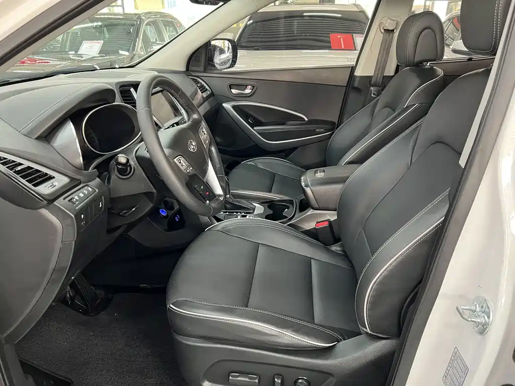 Hyundai Santa Fe — миниатюра 4