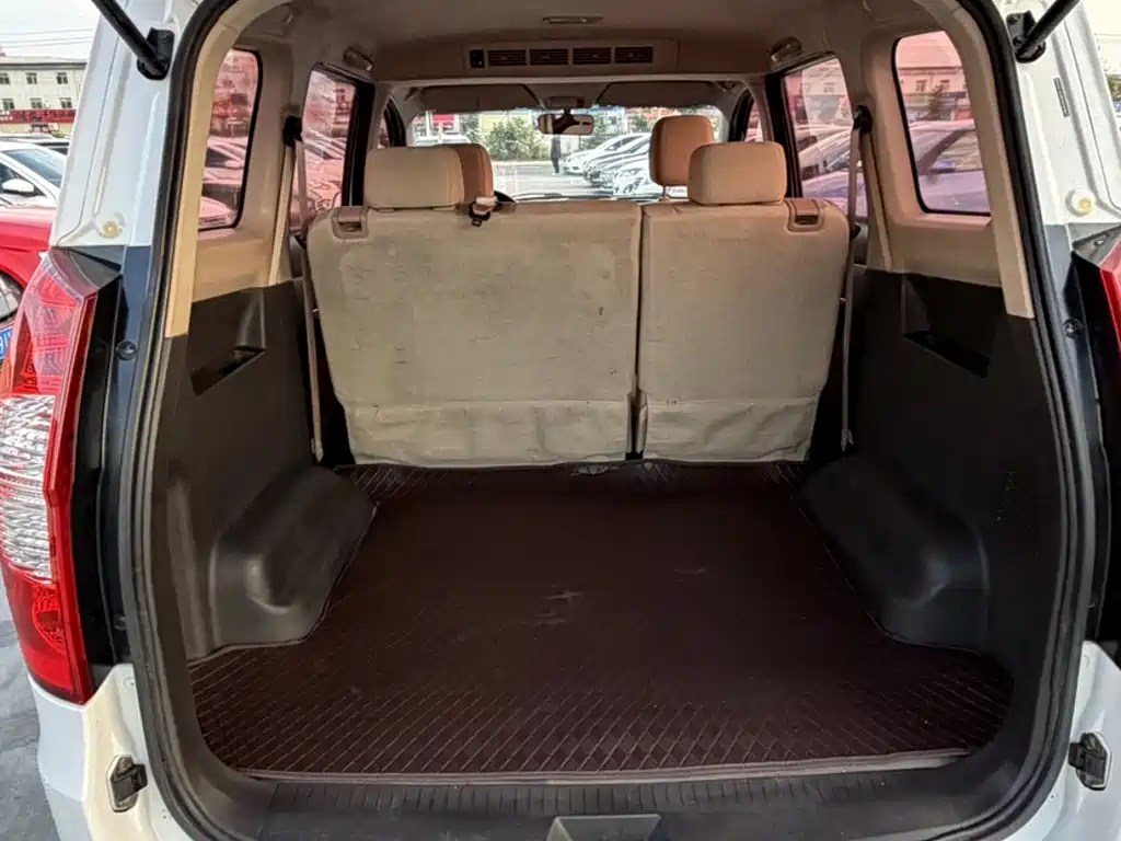 Wuling Hongguang — миниатюра 9