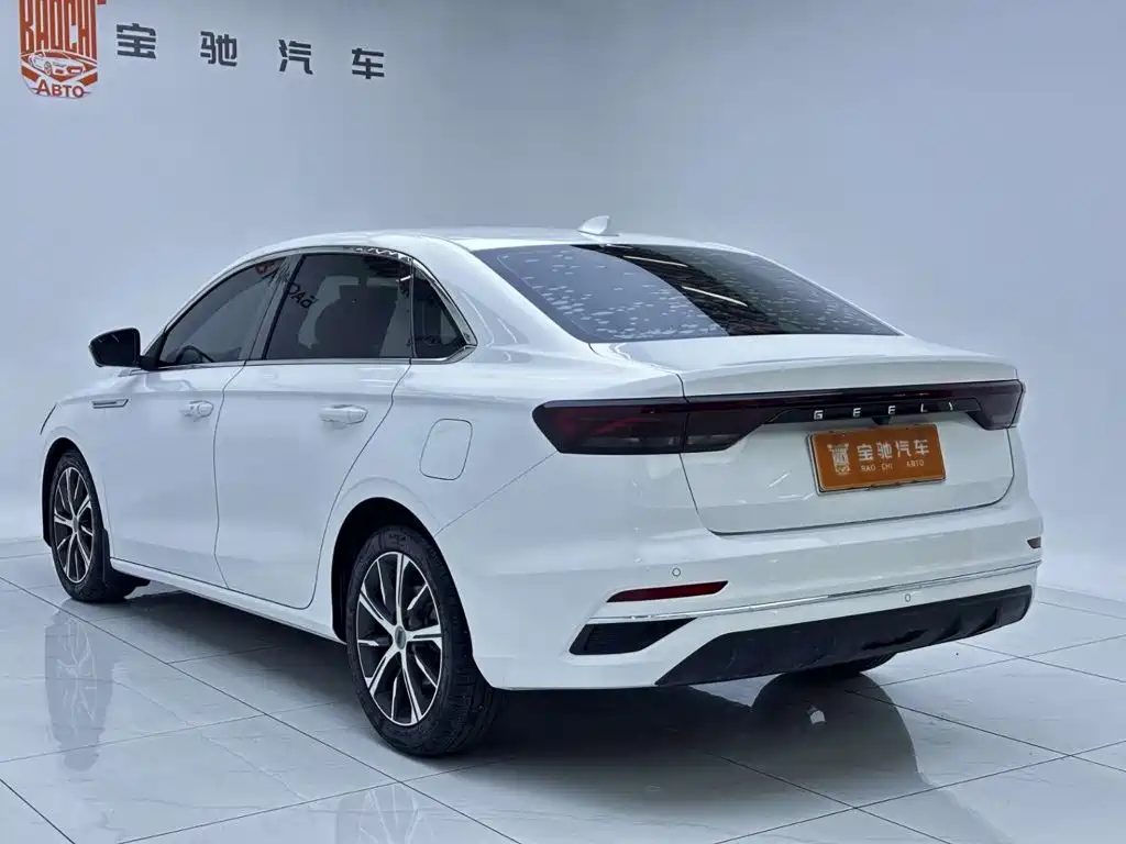 Geely Emgrand 2022 — фото 5