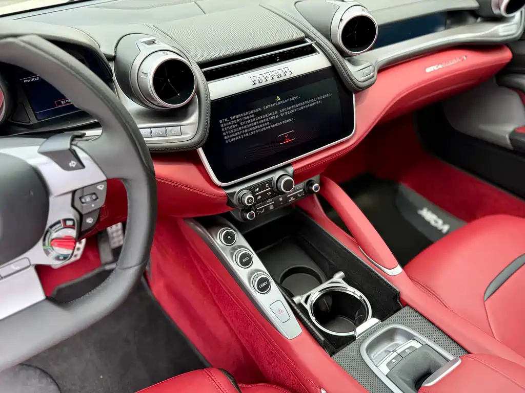 Ferrari GTC4Lusso — миниатюра 9