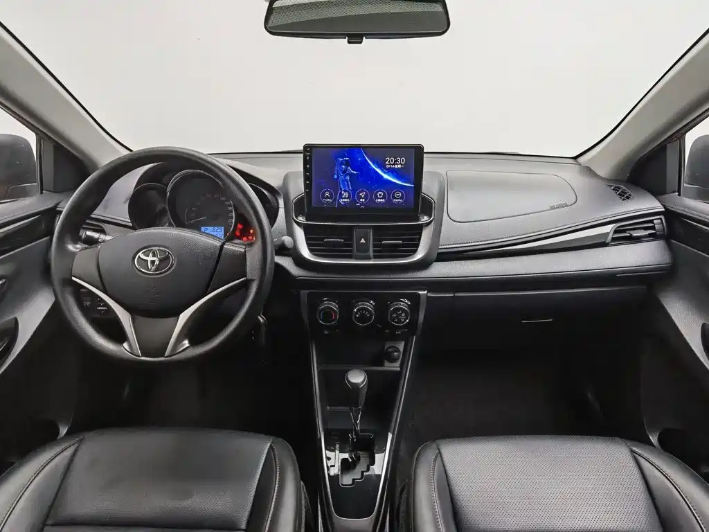 Toyota Yaris L — миниатюра 5