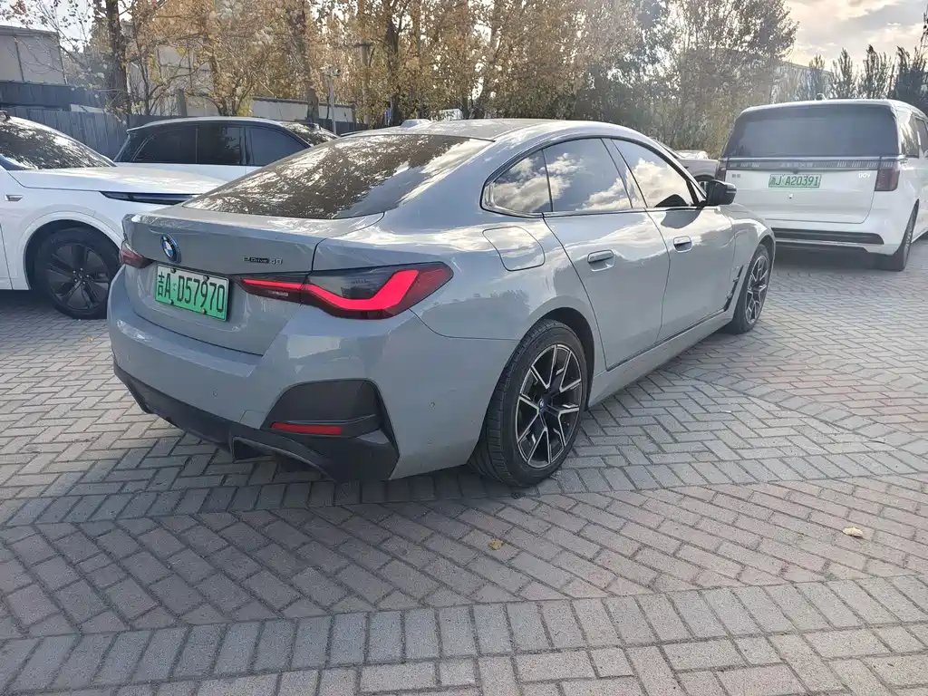 BMW i4 — миниатюра 6