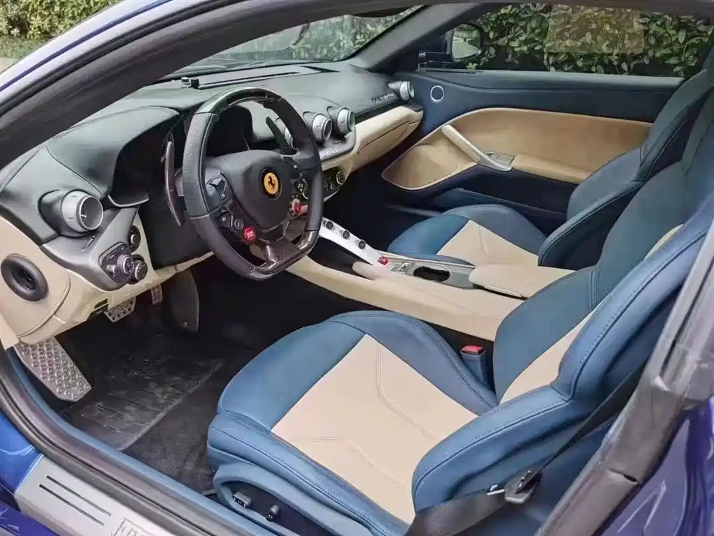Ferrari F12berlinetta 2013 6.3L