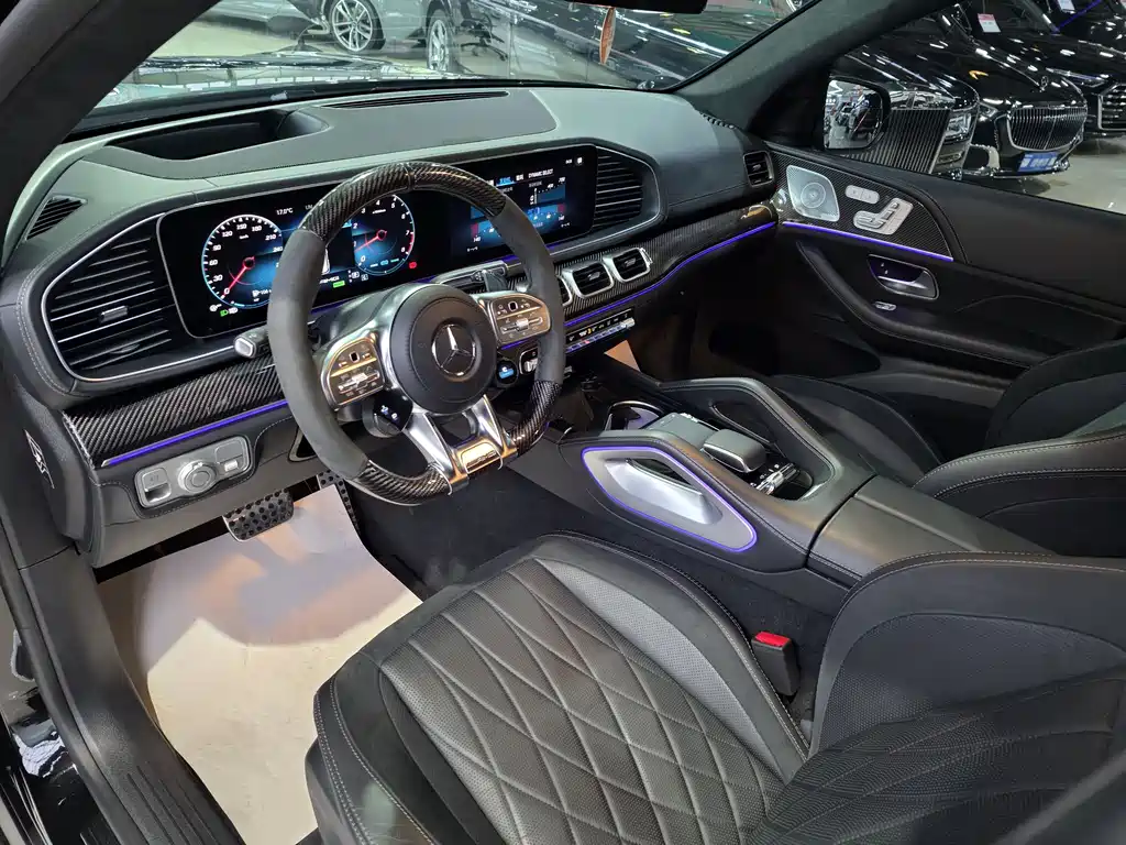 MERCEDES-BENZ GLS AMG