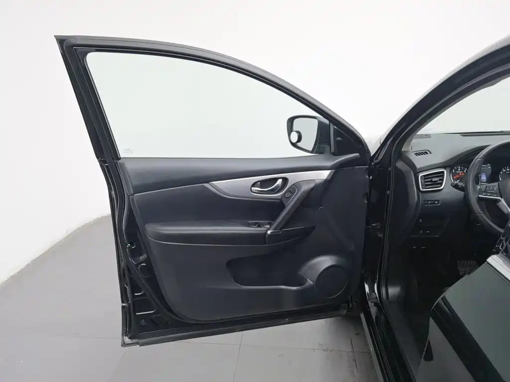 Nissan Qashqai — миниатюра 8