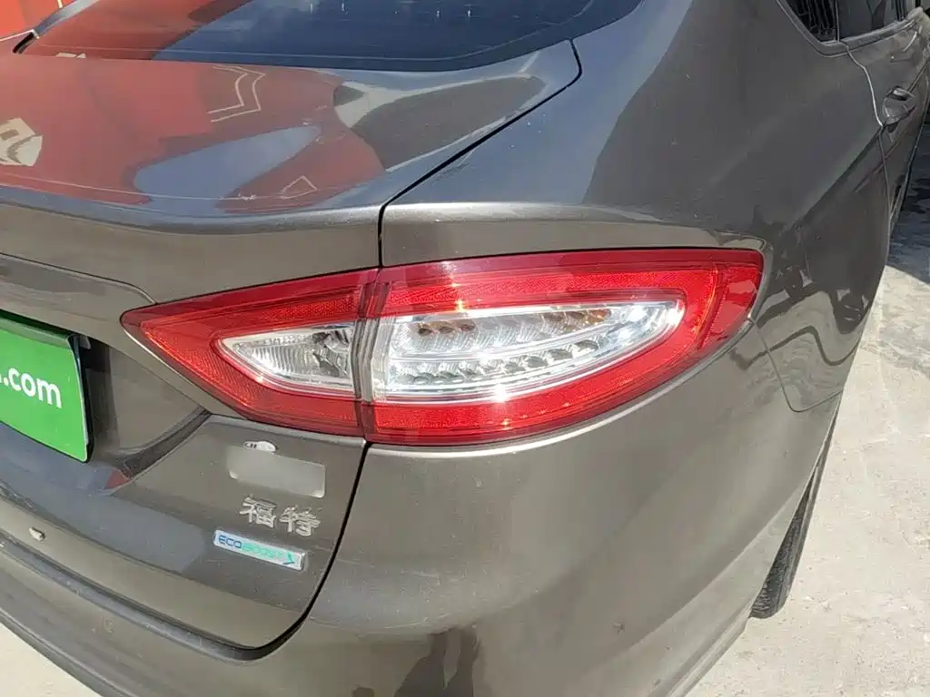 Ford Mondeo — миниатюра 24