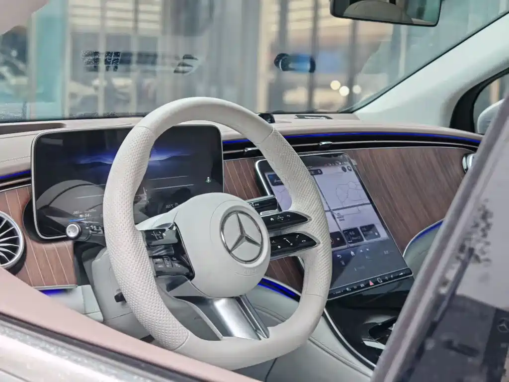 MERCEDES-BENZ EQE SUV