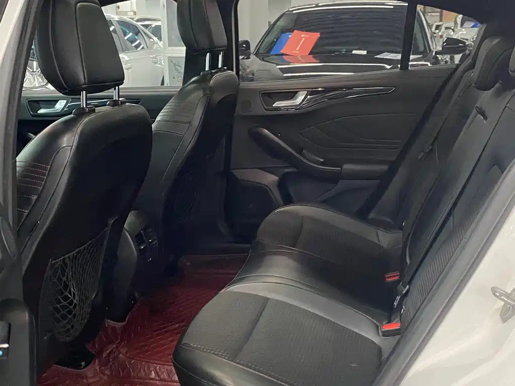 Ford Focus — миниатюра 10
