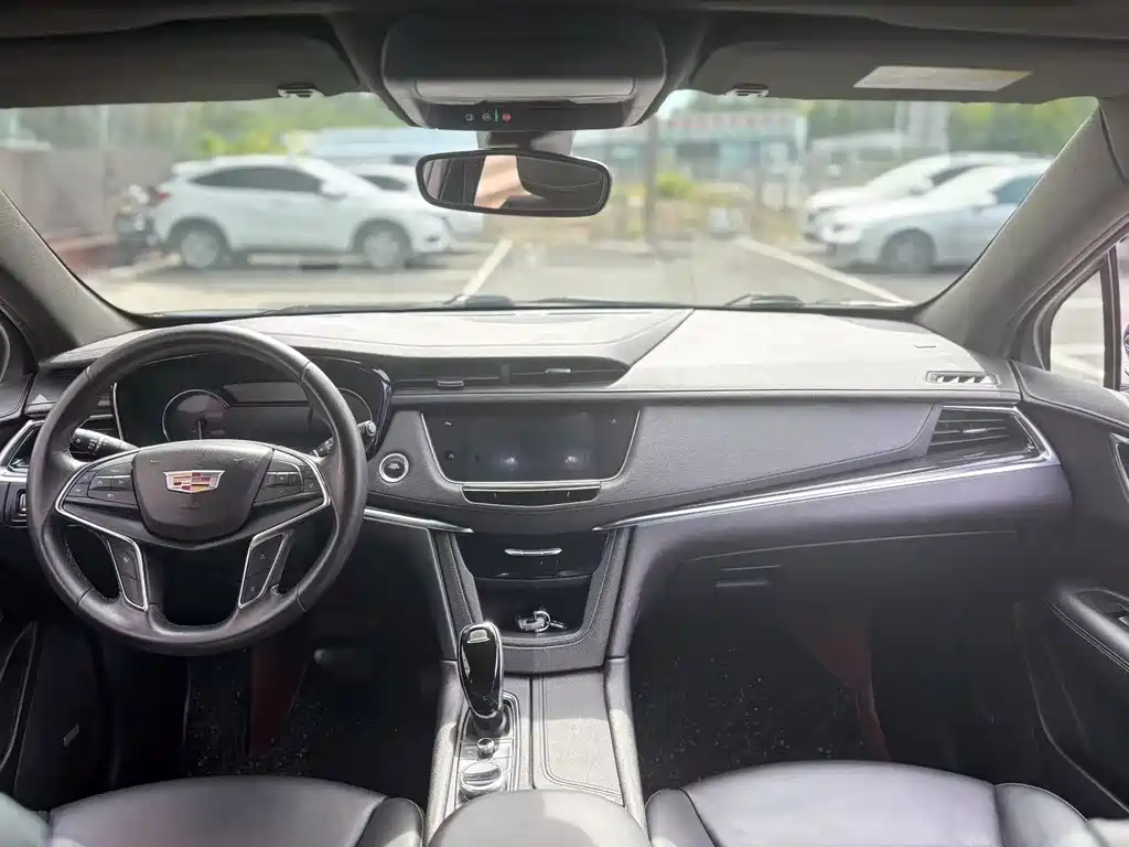 CADILLAC  XT5