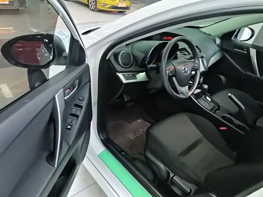 Mazda 3 Xingcheng — миниатюра 16