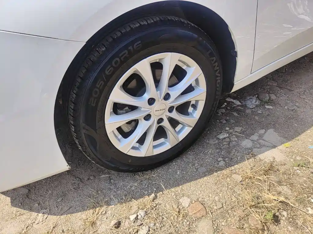 Roewe i5 — миниатюра 23