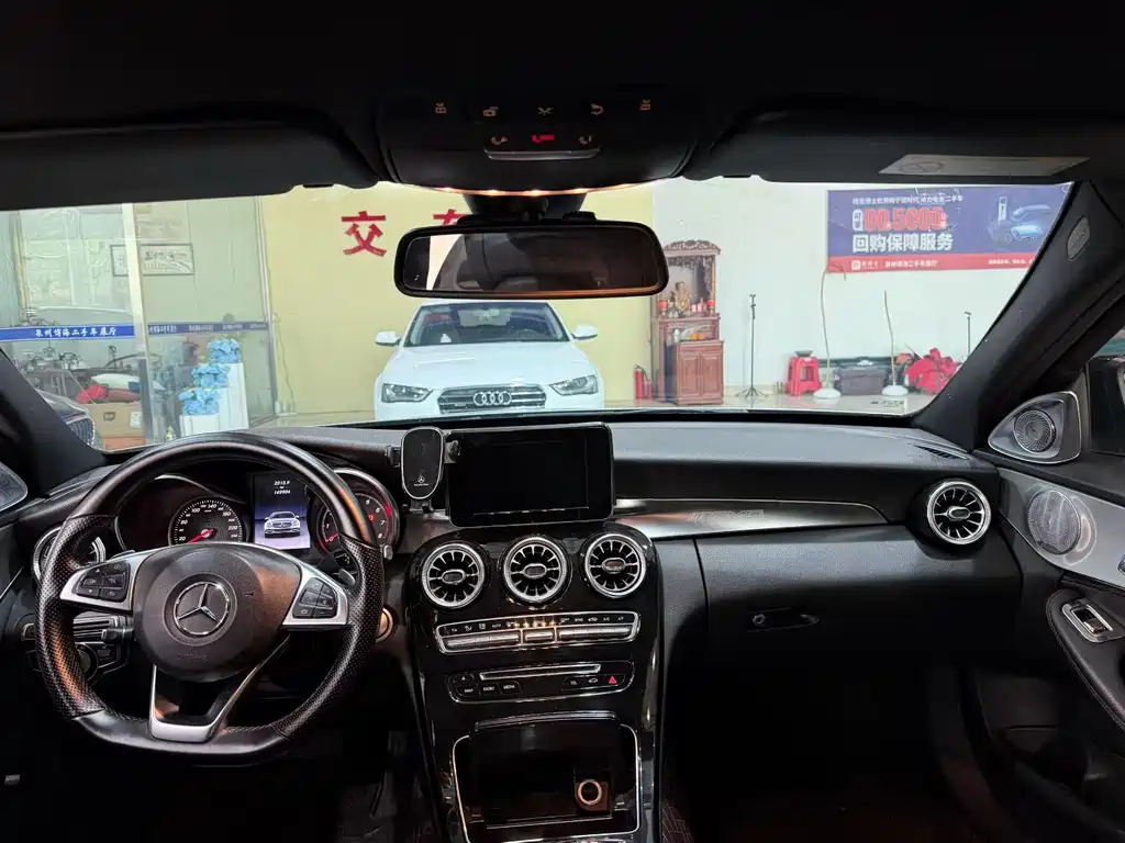 Mercedes-Benz C-Class — миниатюра 6