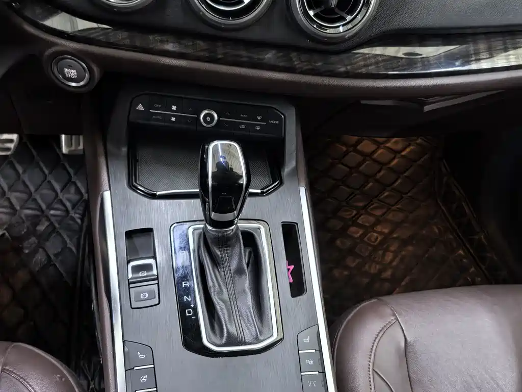 WEI PAI WEI BRAND VV5